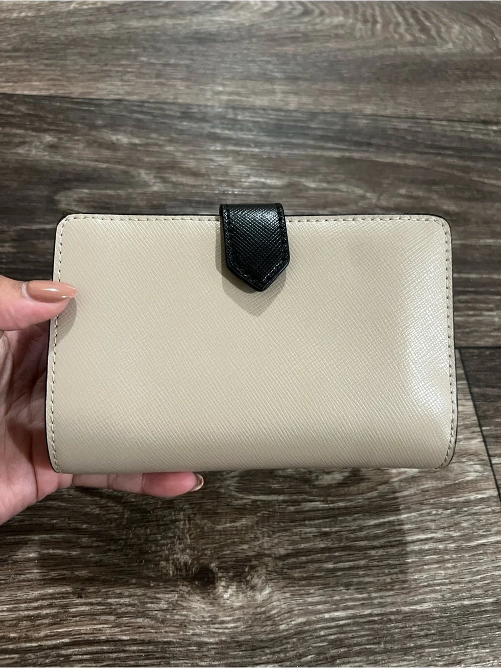 kate spade Staci Colorblock Black and Cream Medium Compact Bifold Wallet